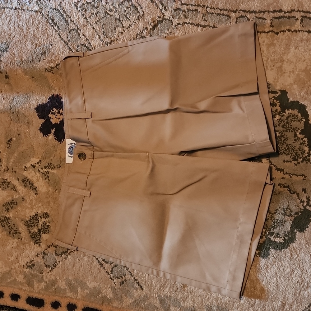 Women's Khaki Uniform Shorts 8 NWT